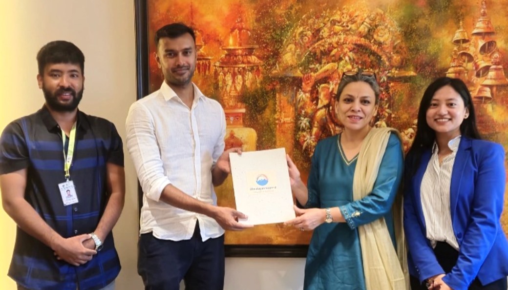फोहोर व्यवस्थापनमा हिमालयन एभरेष्ट इन्स्योरेन्स र डोको रिसाइक्लर्सबीच सहकार्य